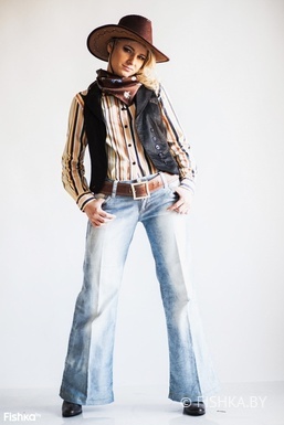 Фото - Ковбойка Вуди и дрессированный страус