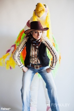 Фото - Ковбойка Вуди и дрессированный страус